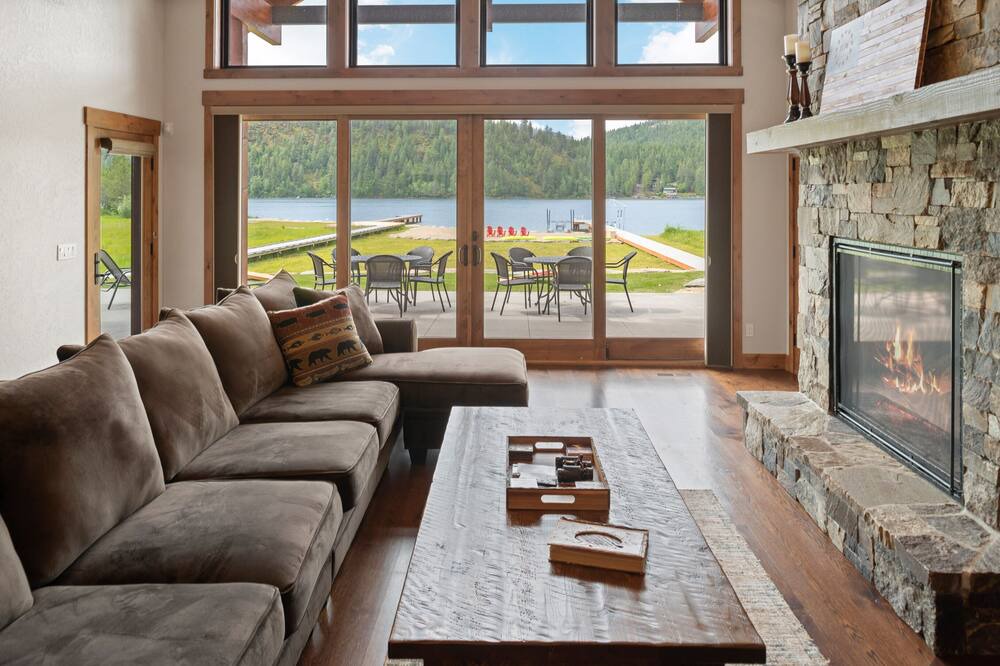 Photo of Livingroom in Dover Bay