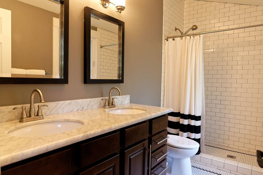 Photo of Bathroom in Bridle Trails