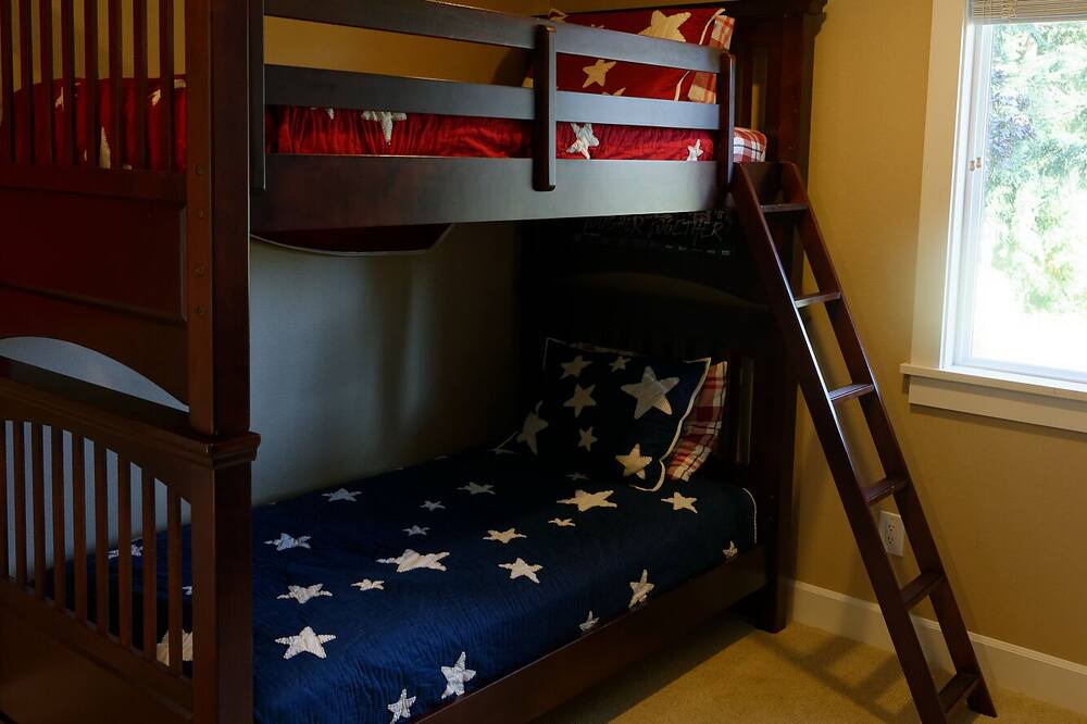 Photo of Bedroom in Bridle Trails