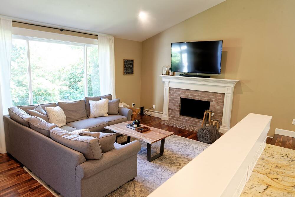 Photo of Livingroom in Bridle Trails