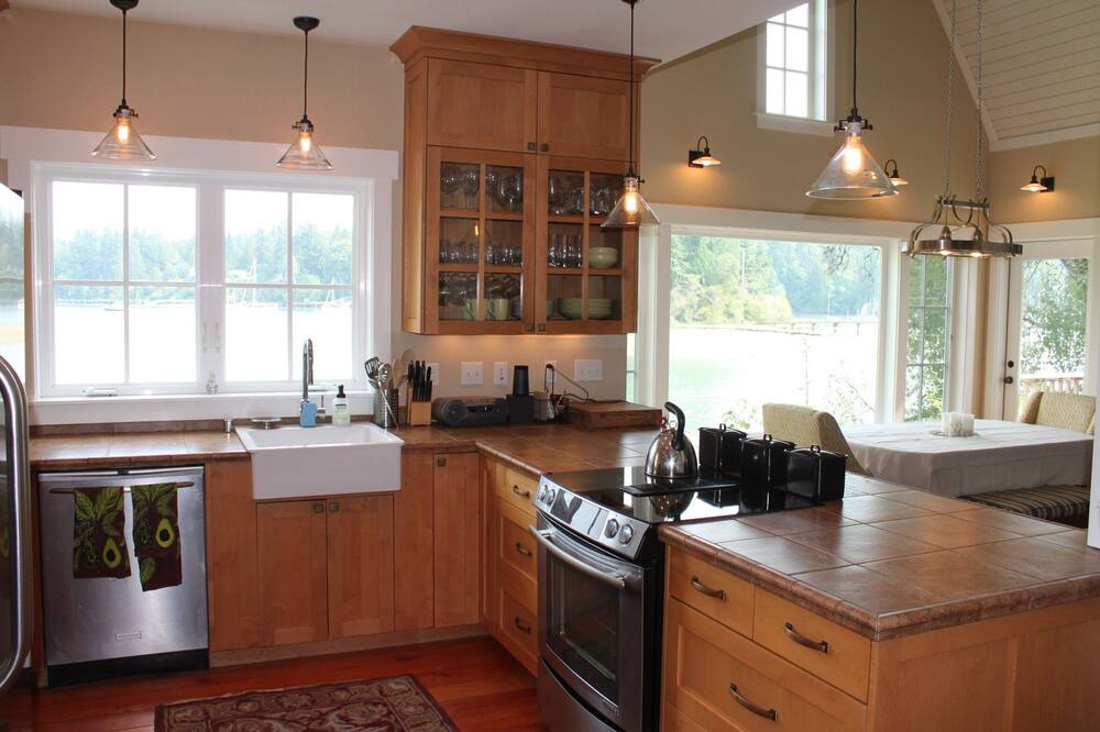Photo of Kitchen in Rollingbay