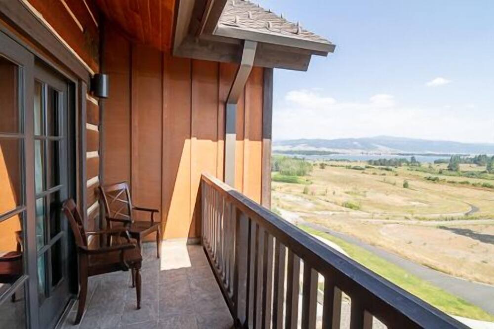 Photo of Patio Balcony in Tamarack