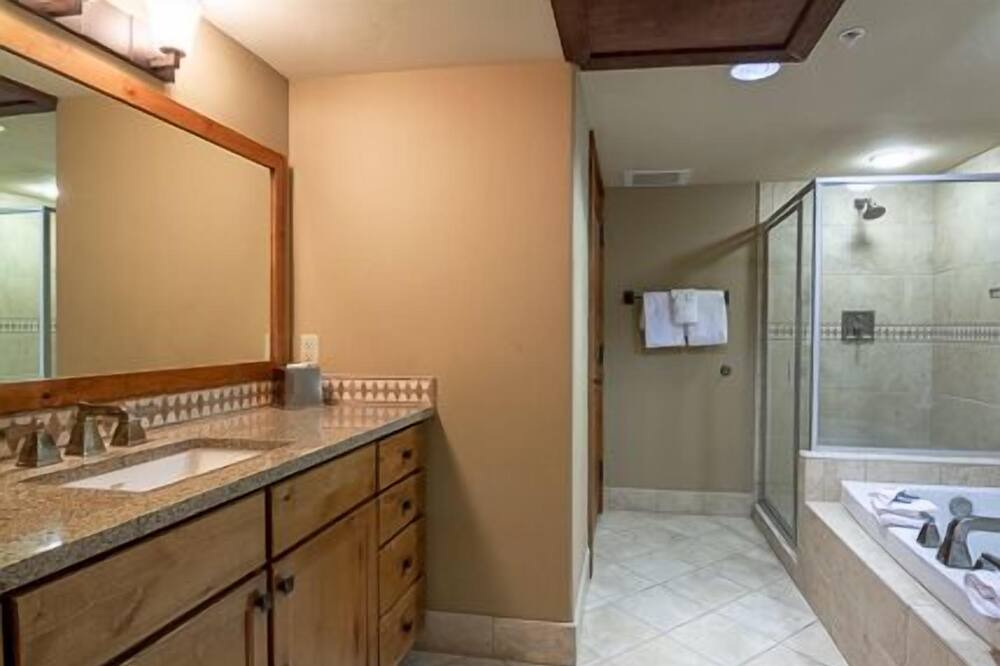 Photo of Bathroom in Tamarack