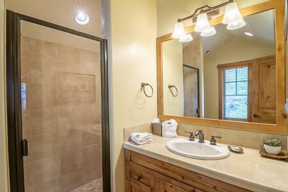 Photo of Bathroom in Tamarack Resort
