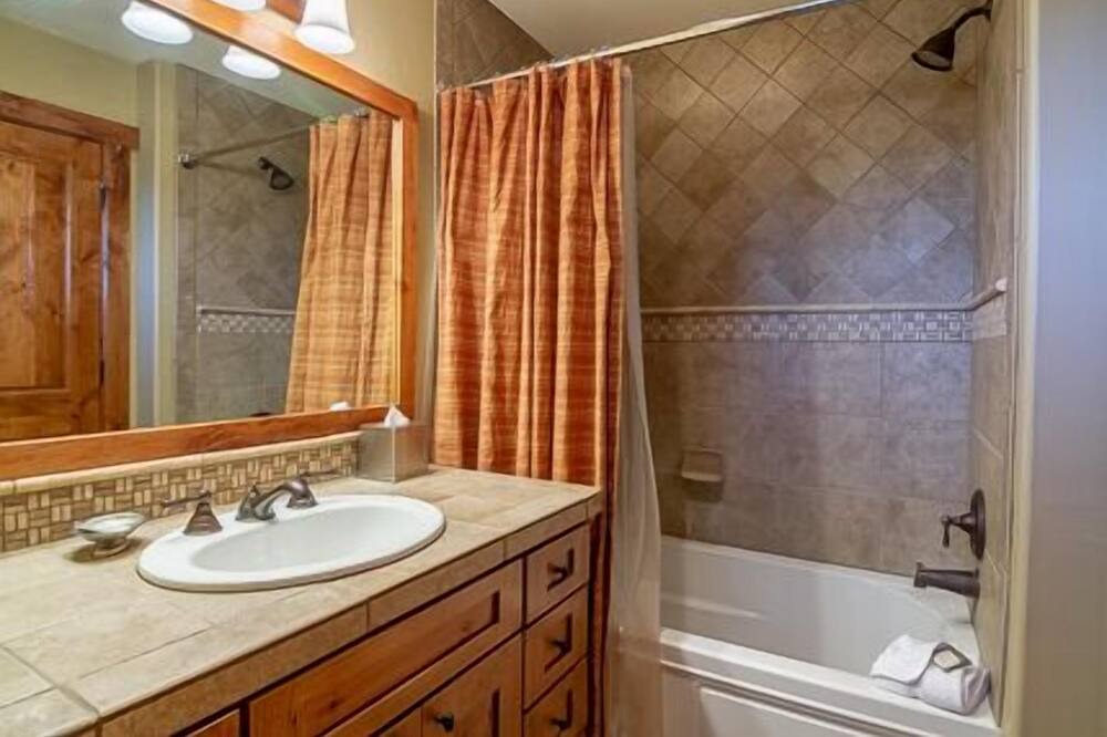 Photo of Bathroom in Tamarack Resort