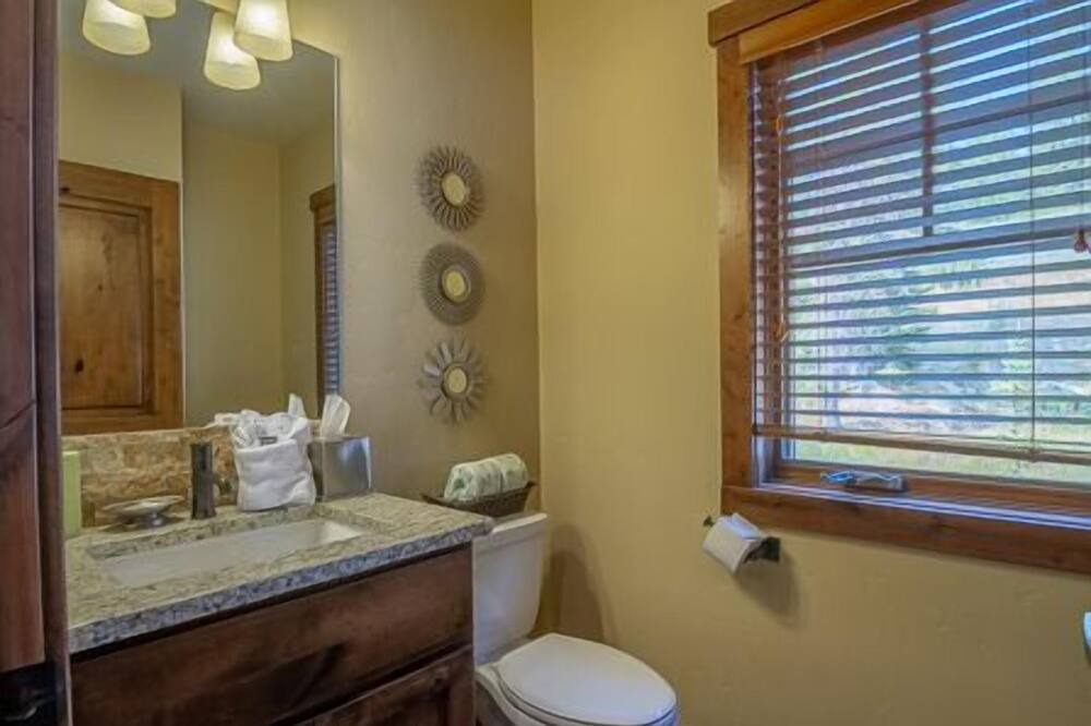 Photo of Bathroom in Tamarack Resort
