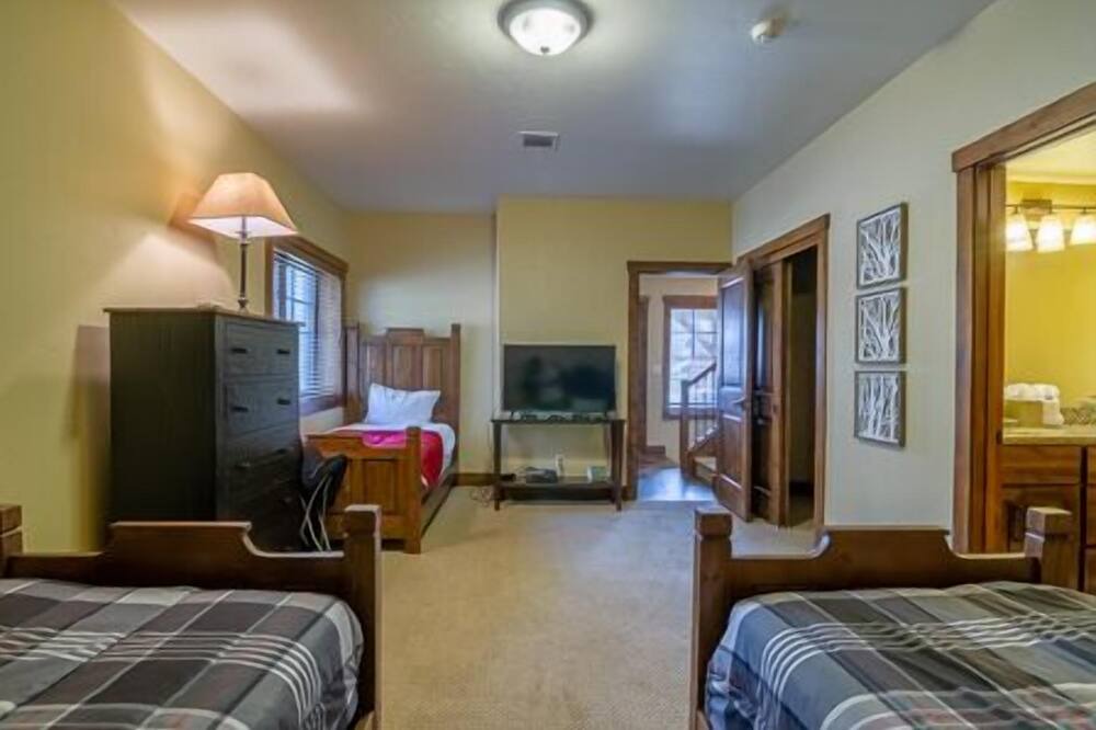 Photo of Bedroom in Tamarack Resort