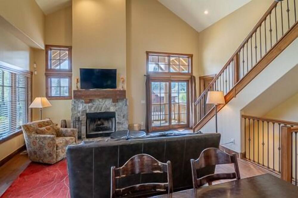 Photo of Livingroom in Tamarack Resort