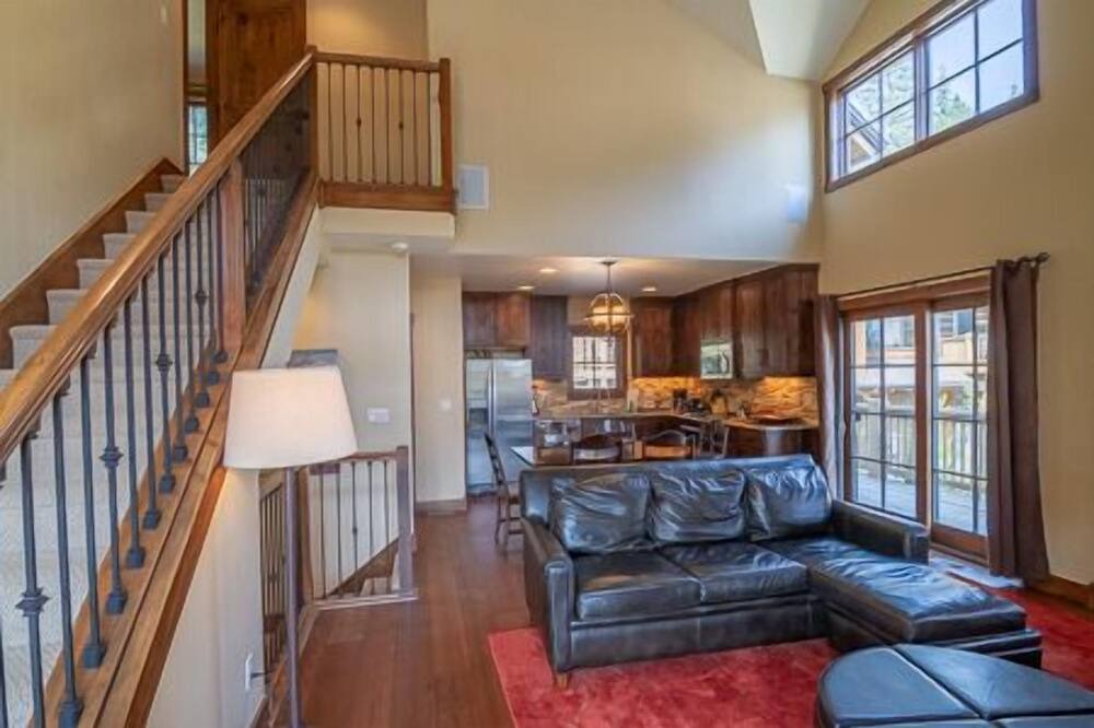 Photo of Livingroom in Tamarack Resort
