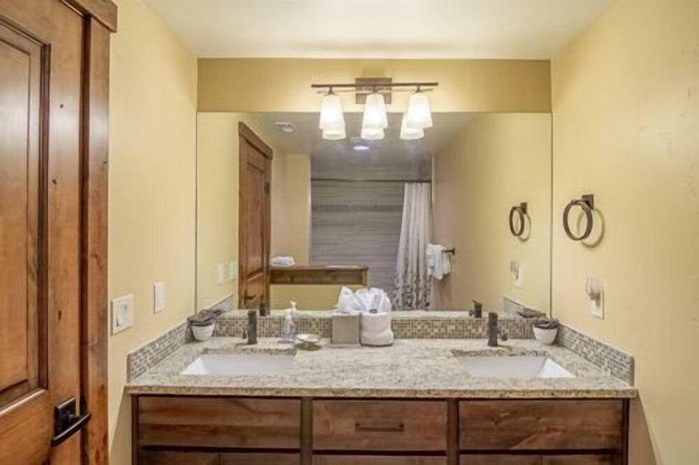 Photo of Bathroom in Tamarack Resort
