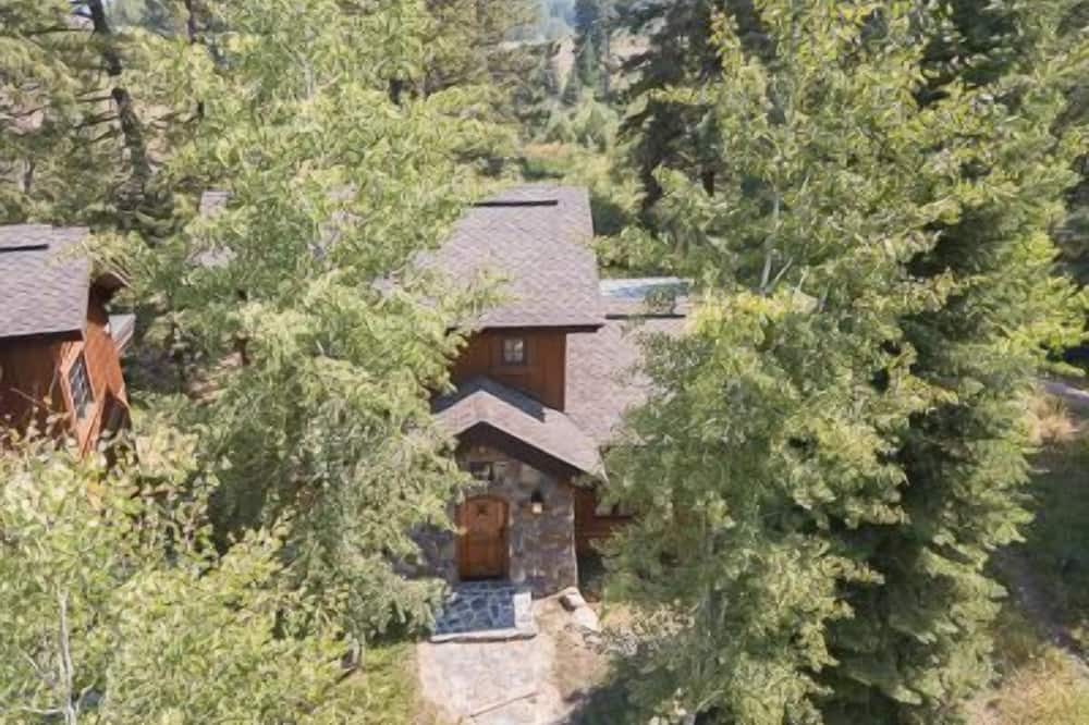 Photo of Outdoor in Tamarack