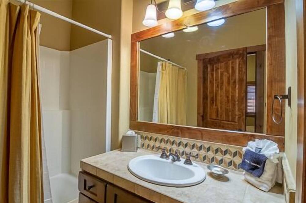 Photo of Bathroom in Tamarack