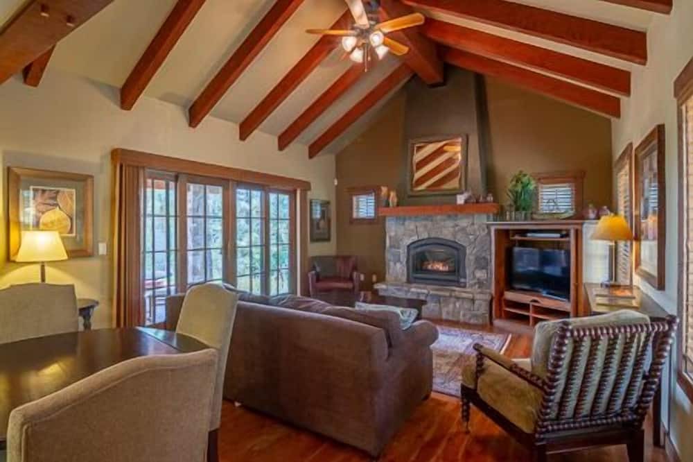 Photo of Livingroom in Tamarack