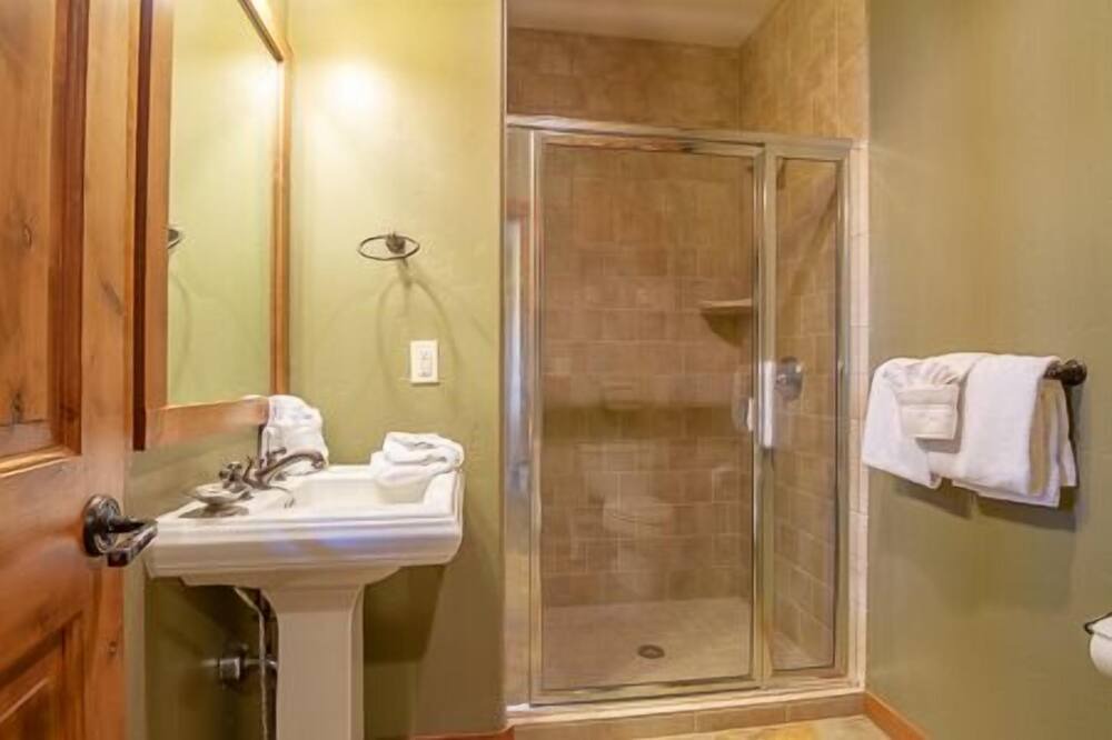 Photo of Bathroom in Tamarack Resort