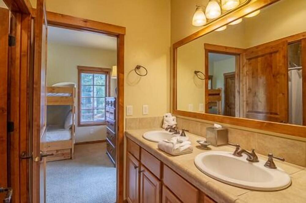 Photo of Bathroom in Tamarack Resort