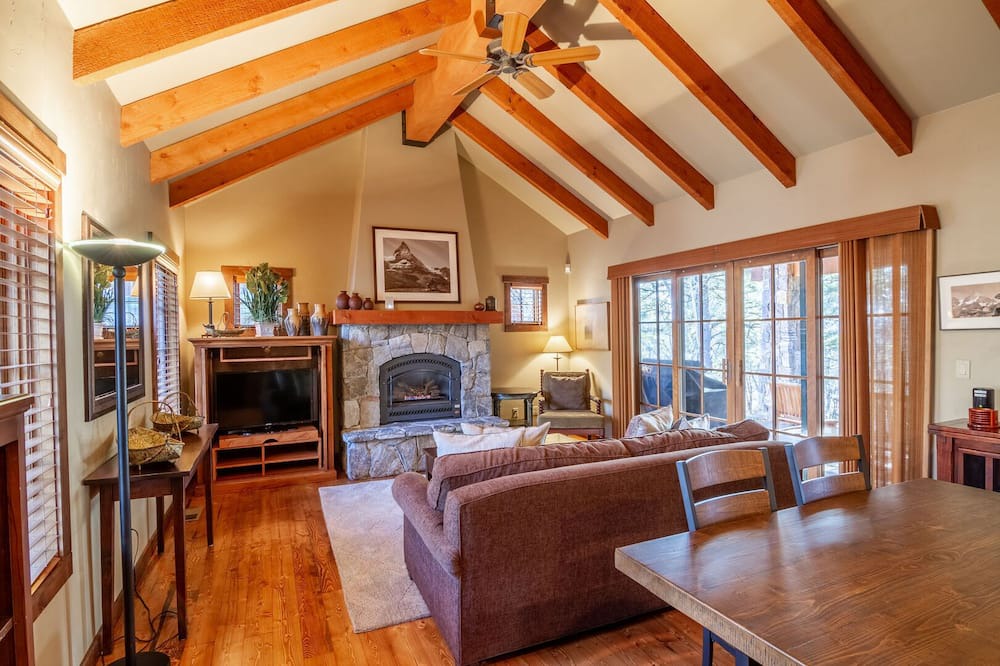 Photo of Livingroom in Tamarack