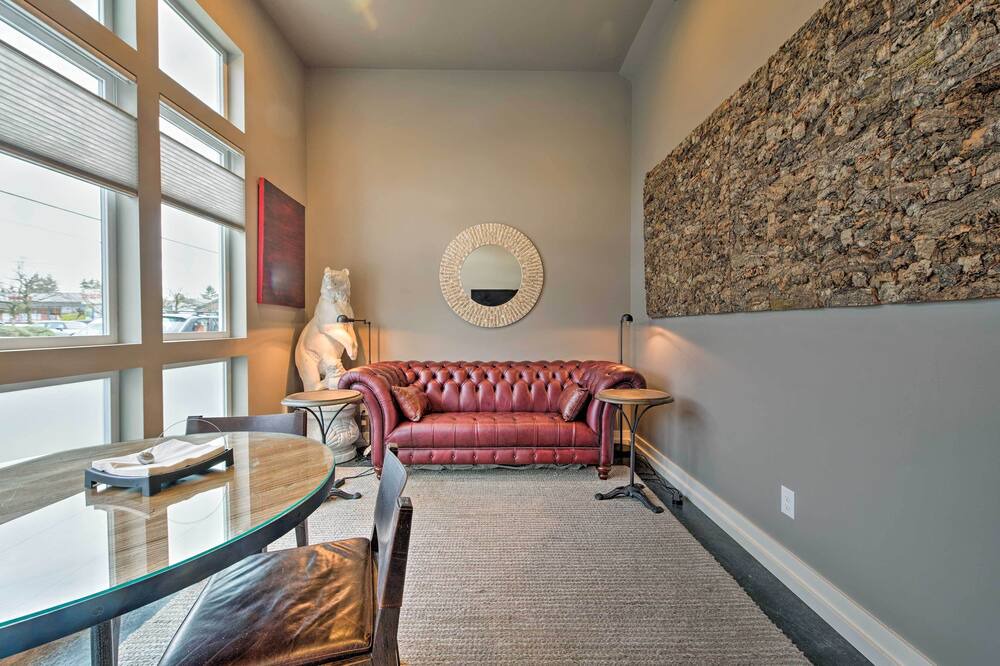 Photo of Livingroom in Crown Hill