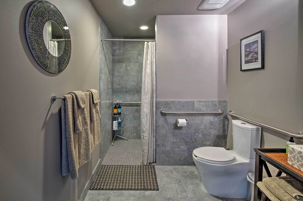 Photo of Bathroom in Crown Hill