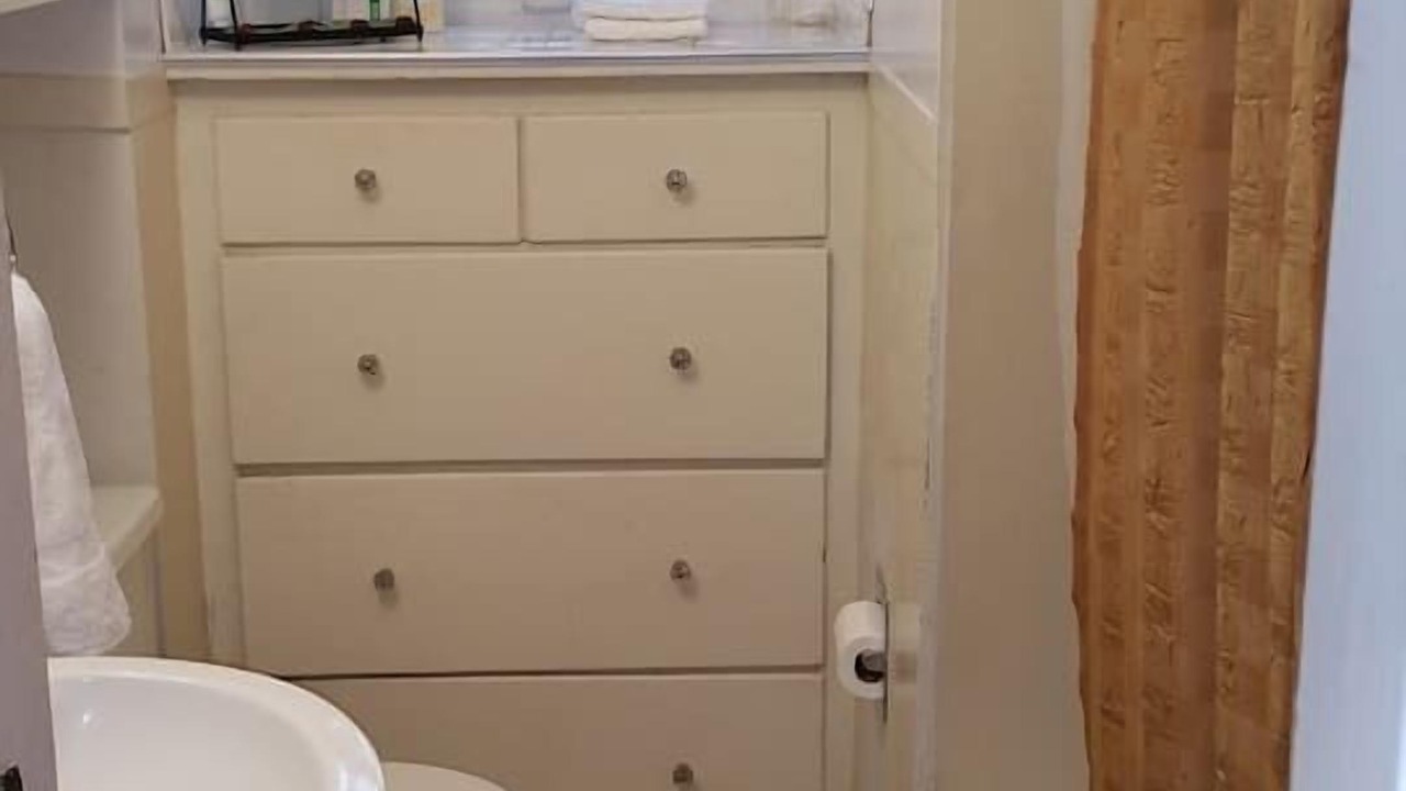 Photo of Bathroom in Downtown Klamath Falls