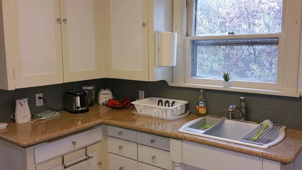 Photo of Kitchen in Downtown Klamath Falls