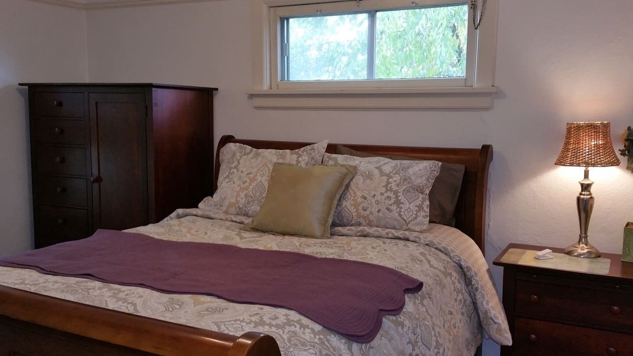 Photo of Bedroom in Downtown Klamath Falls