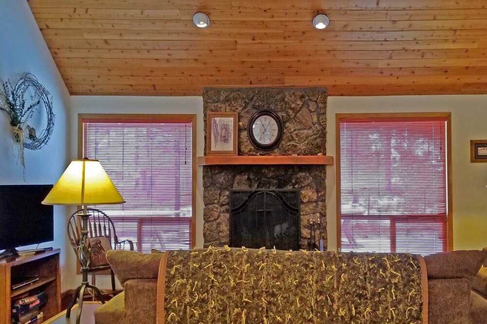 Photo of Livingroom in Sunriver