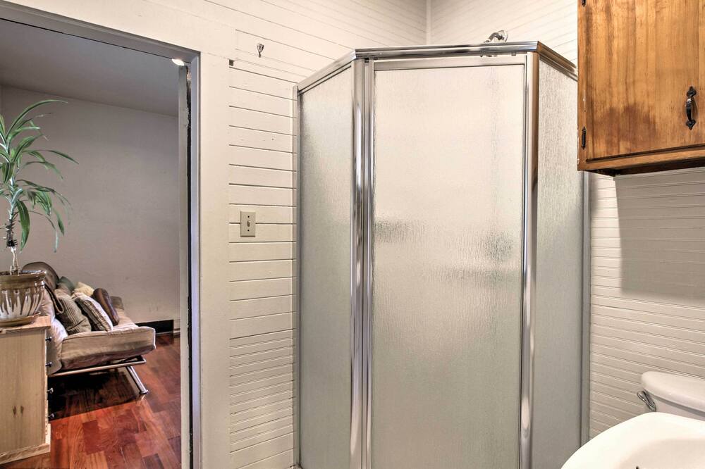 Photo of Bedroom in Eatonville