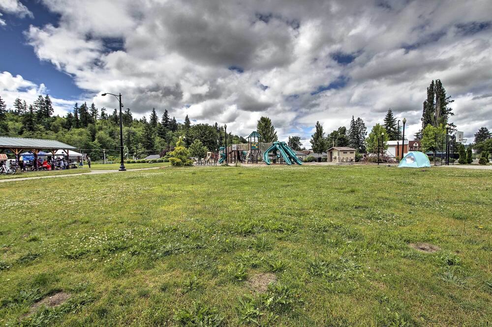 Photo of Others in Eatonville