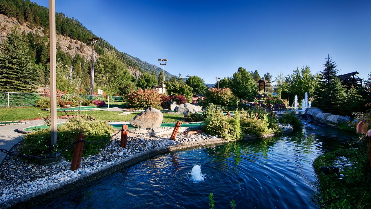 Photo of Others in Downtown Leavenworth