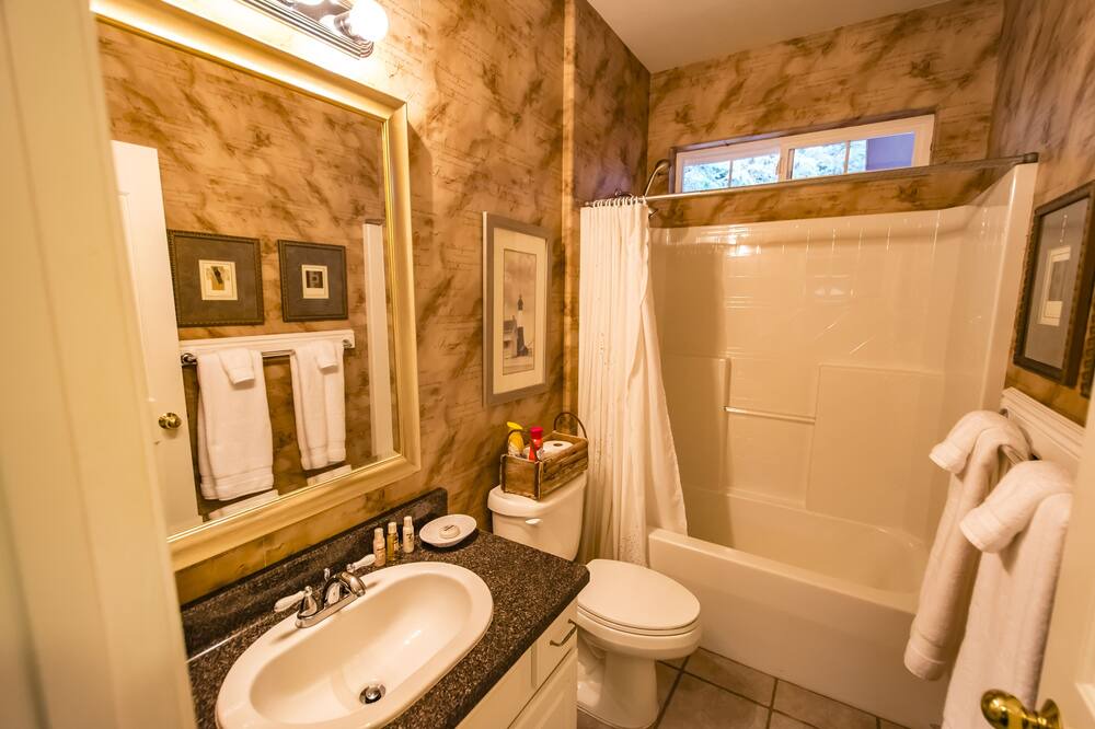 Photo of Bathroom in Hayden View Estates