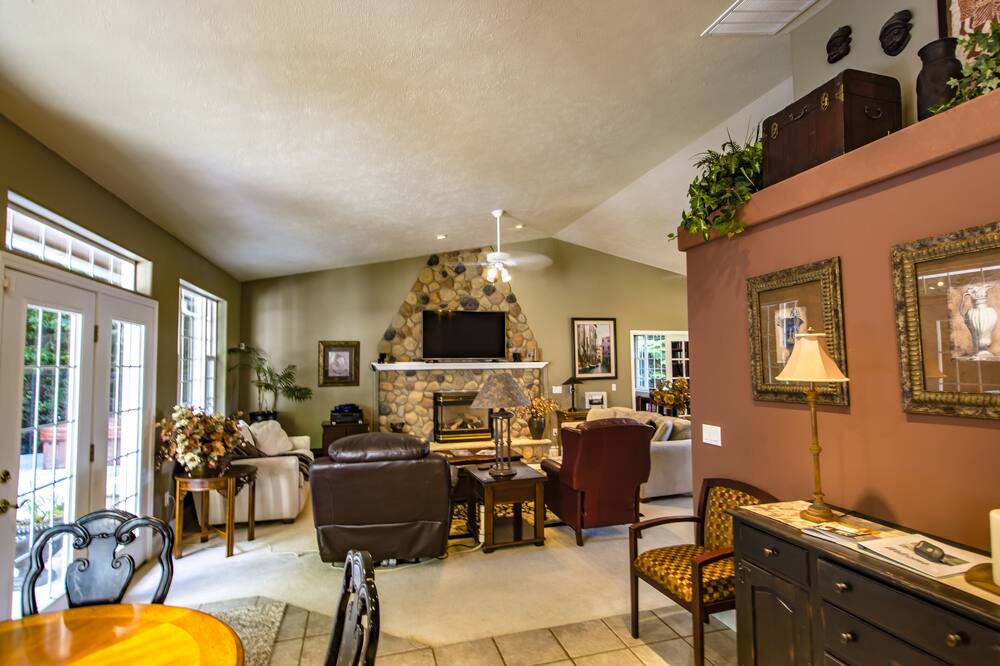 Photo of Livingroom in Hayden View Estates