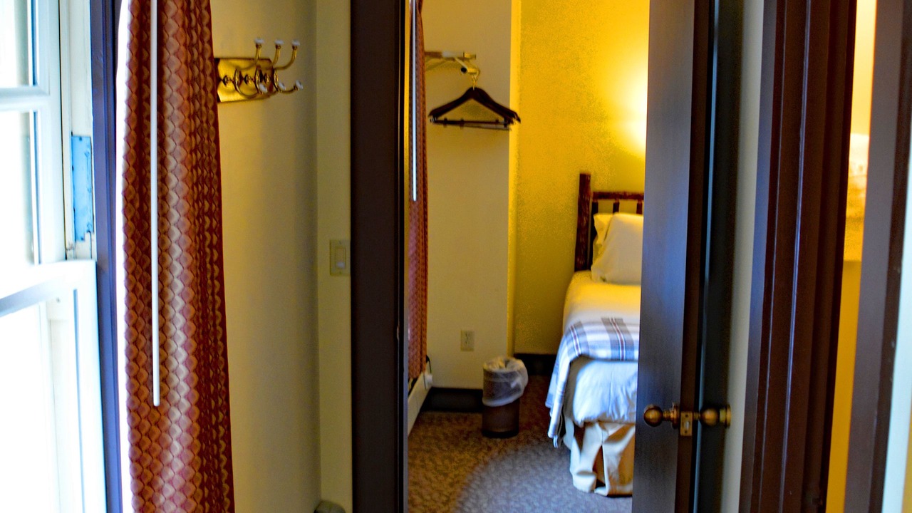 Photo of Bathroom in Longmire
