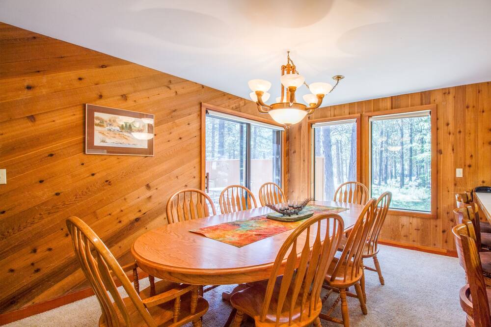 Photo of Livingroom in Sunriver