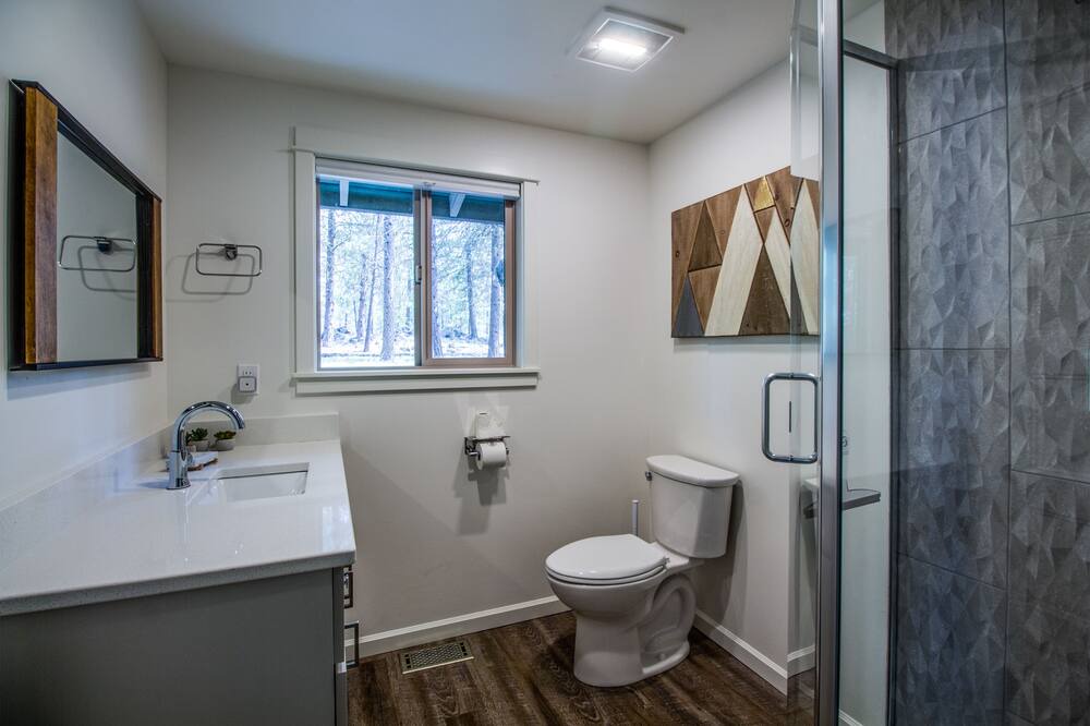Photo of Bathroom in Sunriver