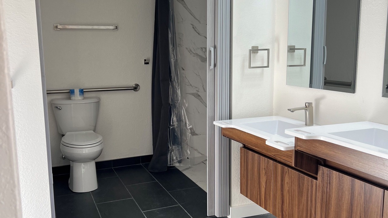 Photo of Bathroom in Weed