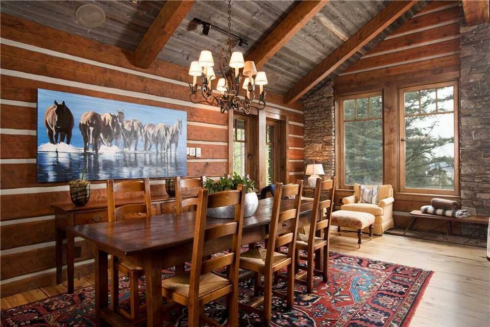 Photo of Livingroom in Granite Ridge