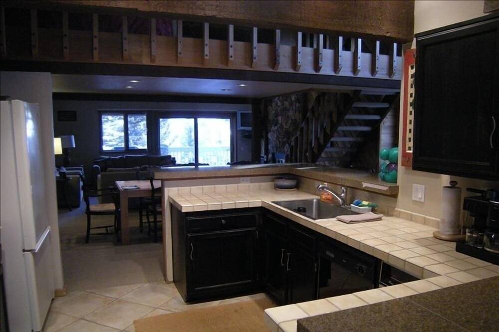 Photo of Bedroom in Elkhorn Village