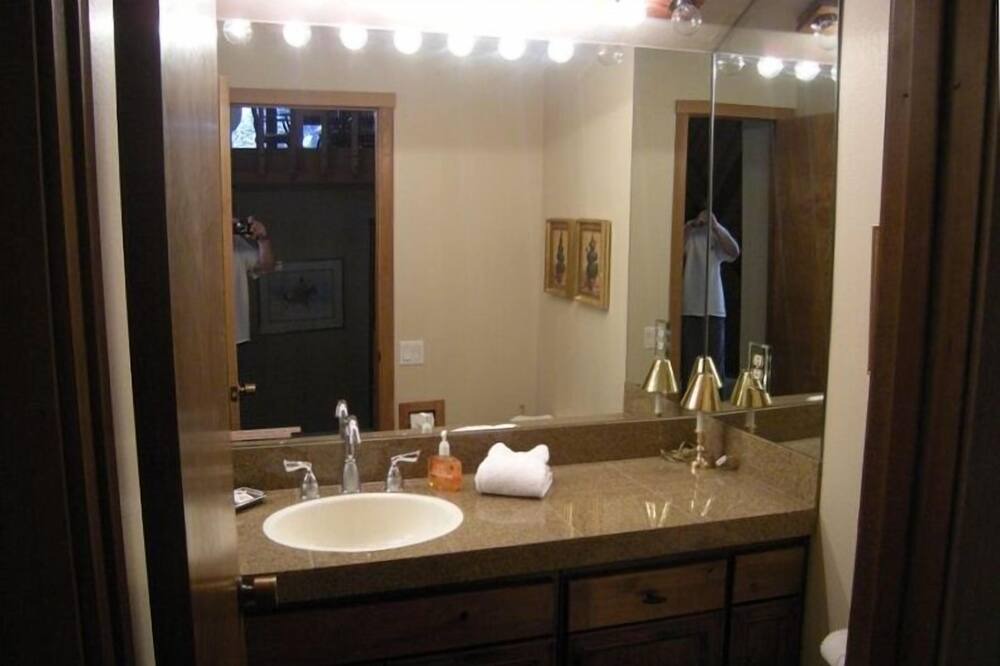 Photo of Bedroom in Elkhorn Village
