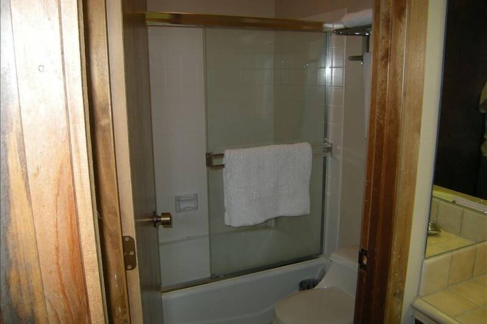 Photo of Bathroom in Elkhorn Village