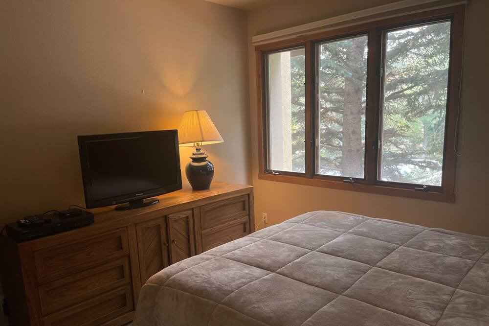 Photo of Bedroom in Elkhorn Village