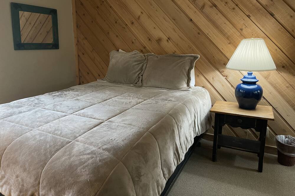 Photo of Bedroom in Elkhorn Village