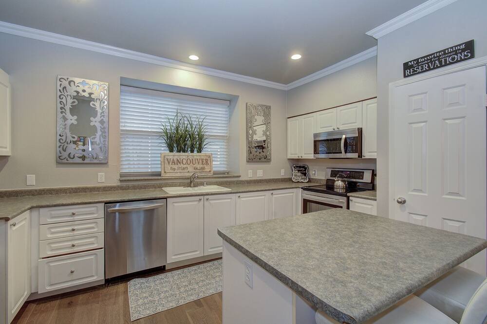 Photo of Kitchen in Columbia Way