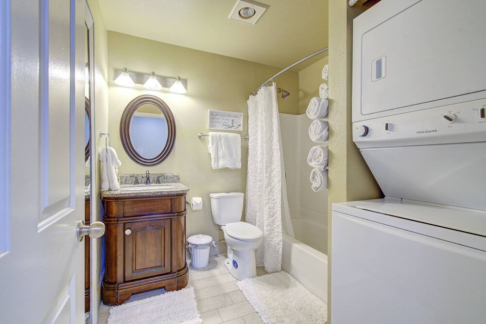 Photo of Bathroom in Columbia Way