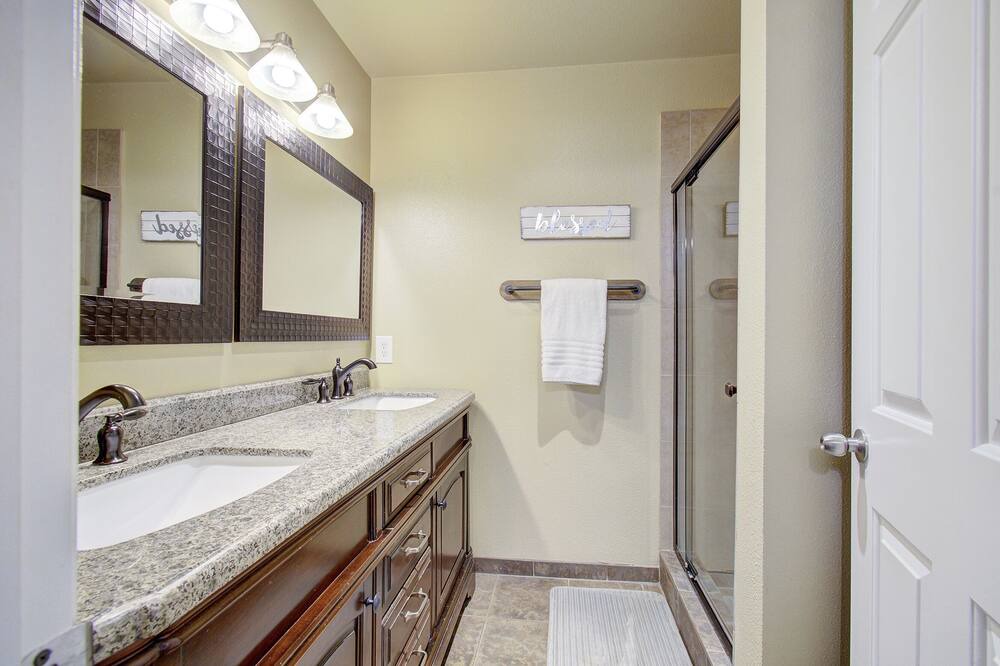 Photo of Bathroom in Columbia Way