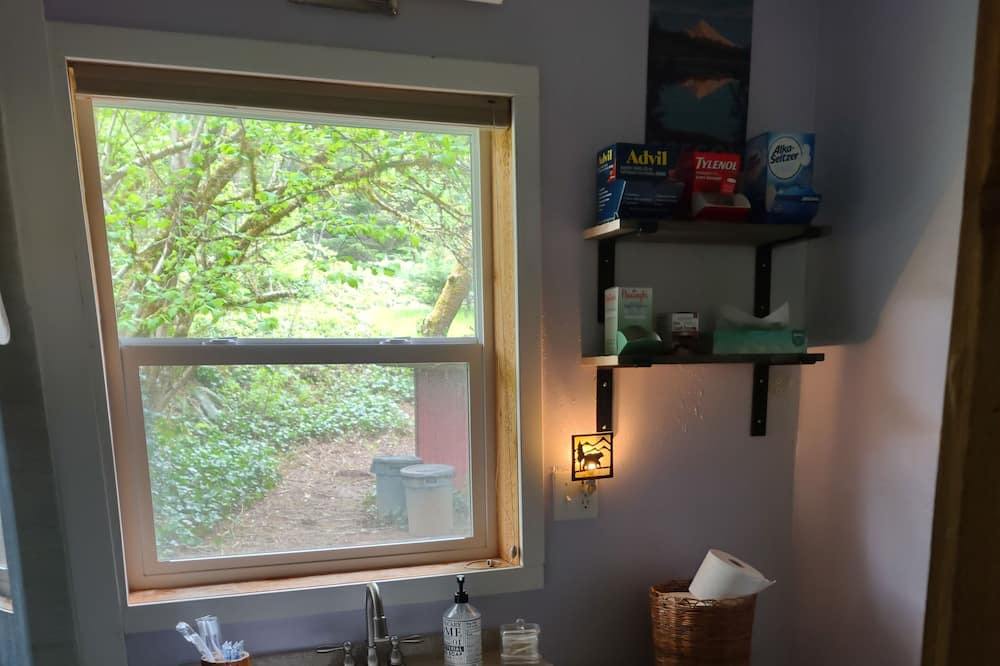 Photo of Bathroom in Alsea