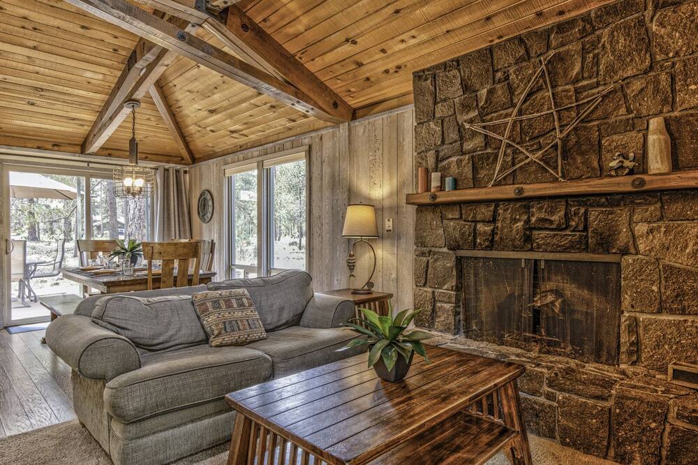 Photo of Livingroom in Sunriver