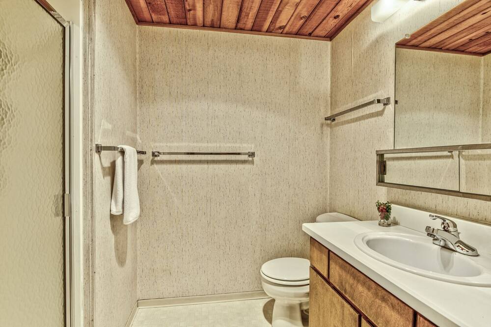 Photo of Bedroom in Sunriver