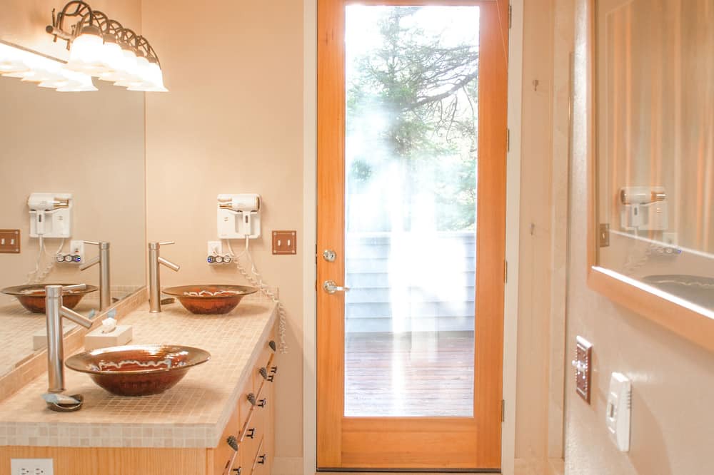 Photo of Bathroom in Sunriver