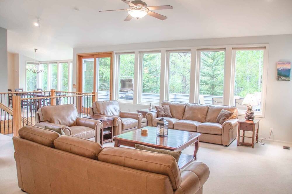Photo of Livingroom in Sunriver