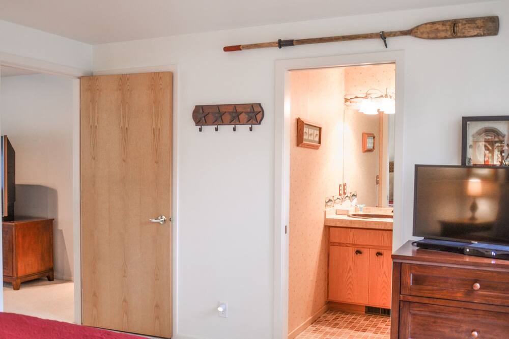 Photo of Bedroom in Sunriver